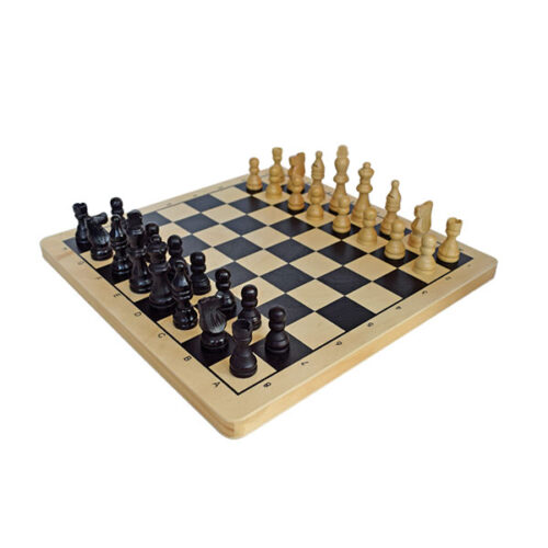 Wooden chess set 29.5 x 29.5 x 4.5 cm
